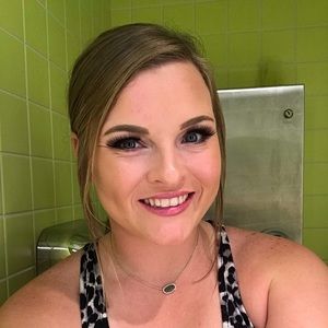 Meet your Posher, Kendra